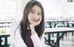 关晓彤跨国撞脸，不知道鹿晗分得清吗