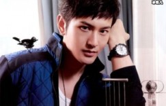 中年王子出圈，黄晓明绅士套装尽显程二爷帅气