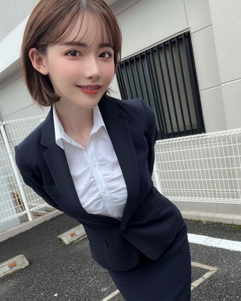 AV霸主深田えいみ(深田咏美)也要斜杠！拍片之余猛健身，巨乳细腰战力超强！