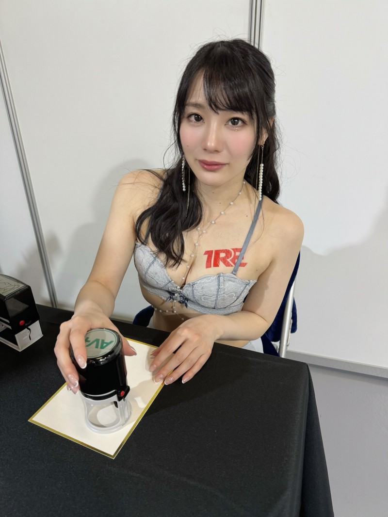 第一次海外活动就上手!鈴村あいり(铃村爱里)后台的第一手情报在这儿〜