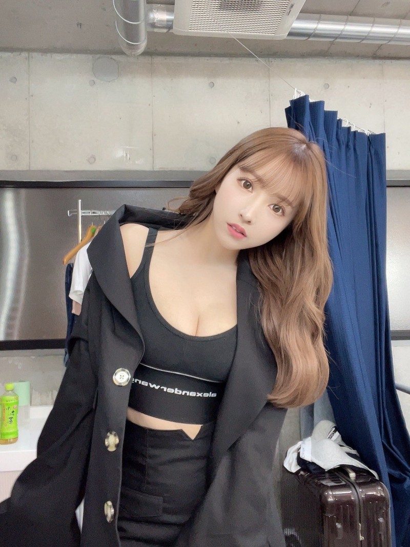 「三上悠亚」出道七周年!「性感爆乳」送粉丝福利,宣布自立门户当老板!