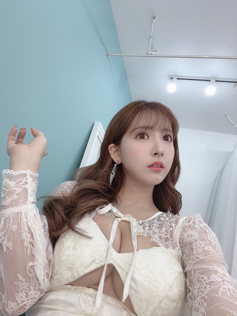 「三上悠亚」出道七周年!「性感爆乳」送粉丝福利,宣布自立门户当老板!