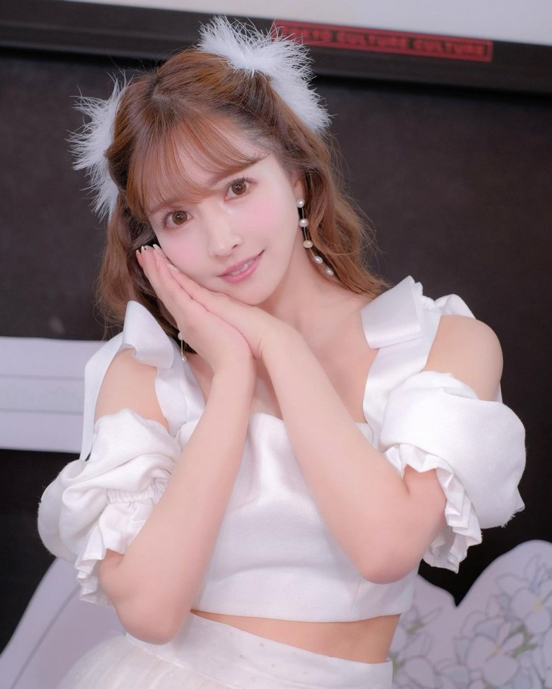 「三上悠亚」出道七周年!「性感爆乳」送粉丝福利,宣布自立门户当老板!