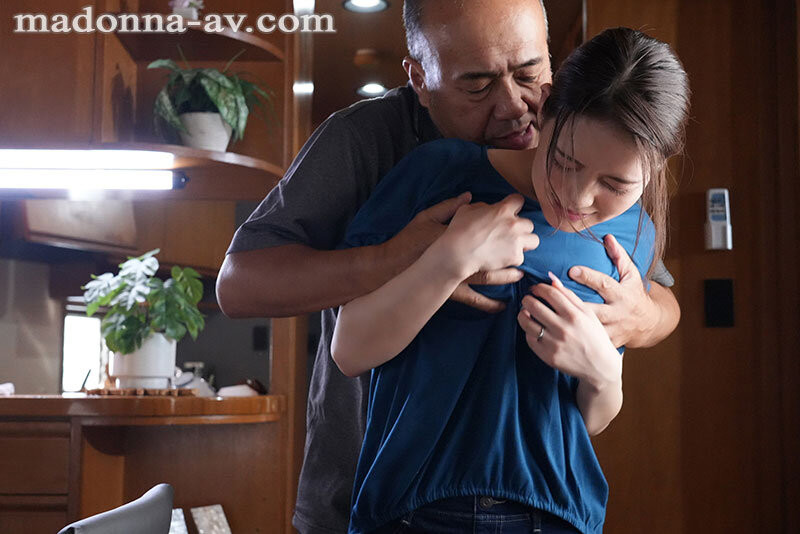 凉菜波美(JUR-603)因为条件太好了⋯所以她连续两片中出解禁？