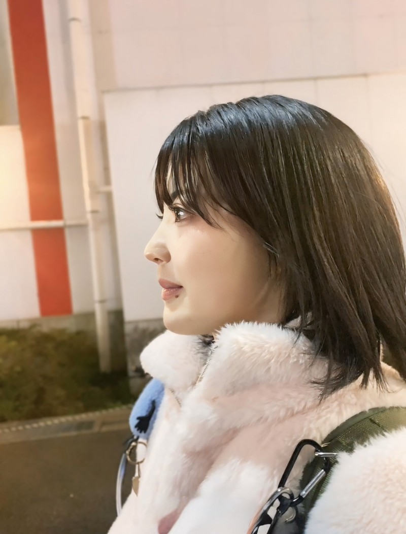 明年春天要成为专属女优的大物！她的侧脸给你看！