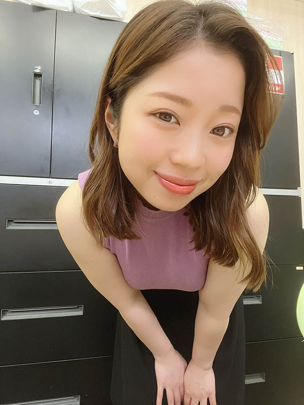 长泽里实(SYK-007) 坐地能吸土?!熟女姐姐身材娇小战力超强…G乳肥美臀肉欲体超能干~