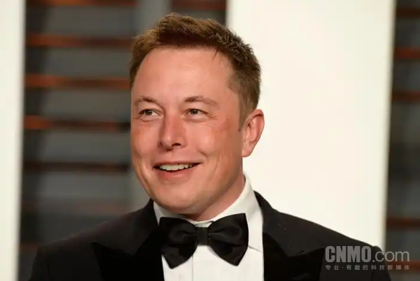埃隆·马斯克 埃隆·马斯克回应地球外星人问题:我就是其中之一