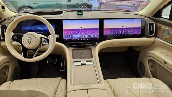 外媒评测问界M9：大块头 低风阻 性价比优势碾压路虎