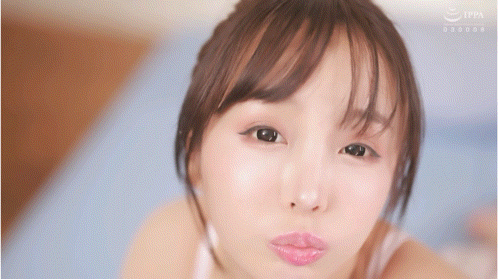 苏樱花(MOGH-001)谜の美少女冲击出道!来自新加坡的超级网红进攻日本AV界!