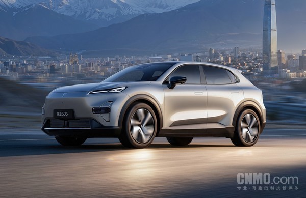 深蓝汽车回应马斯克母亲认错车：下次将看到更多