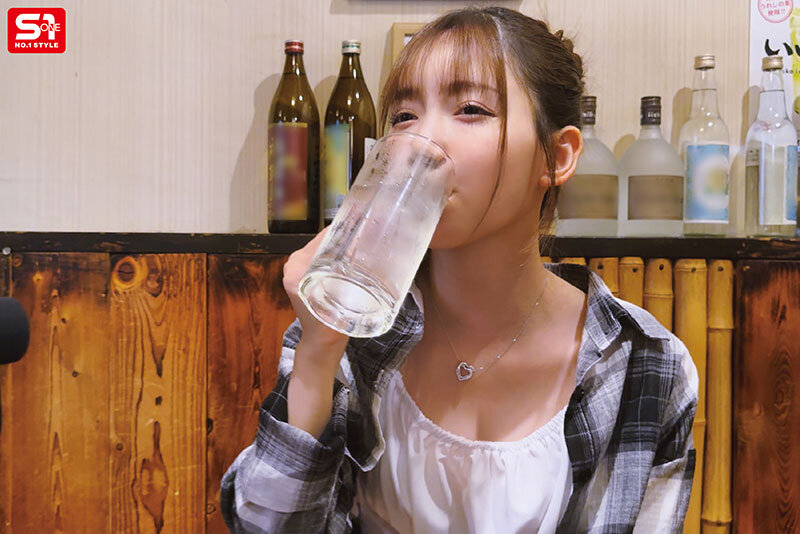 三田真铃（SNOS-174） 狂搭讪素人男子的「深沟美乳妹」，在最棒时机出手…果然全中！