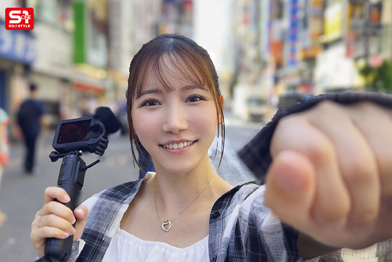 三田真鈴(三田真铃)作品SNOS-174发布！深沟美乳妹狂搭讪素人男子，在最棒时机出手…果然全中！