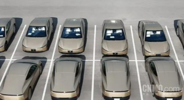 特斯拉Cybercab现身得州工厂 碰撞测试正在进行中 特斯拉Cybercab现身得州工厂 碰撞测试正在进行中