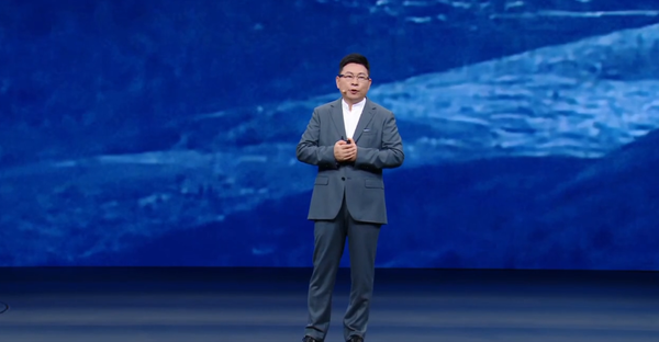 今夜鸿蒙智行五车齐发 余承东：友商永远也追不上！