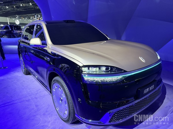 五界同台亮相北京车展 鸿蒙智行开启智慧出行新篇章