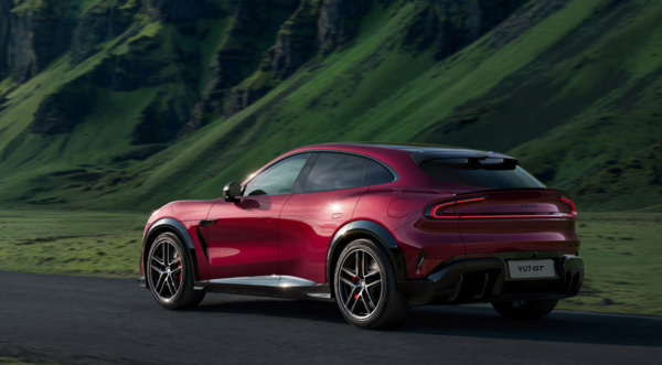 小米YU7 GT 小米YU7 GT售价公布 仅需38.99万元!零百加速2.92秒